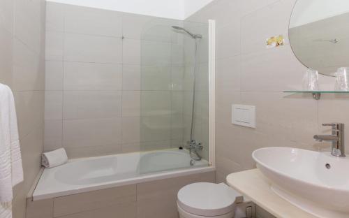 Ένα μπάνιο στο Mareta View - Boutique Bed & Breakfast