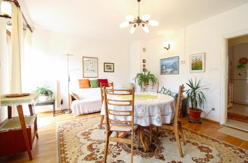 Postel nebo postele na pokoji v ubytování Apartment Giovanna 1557