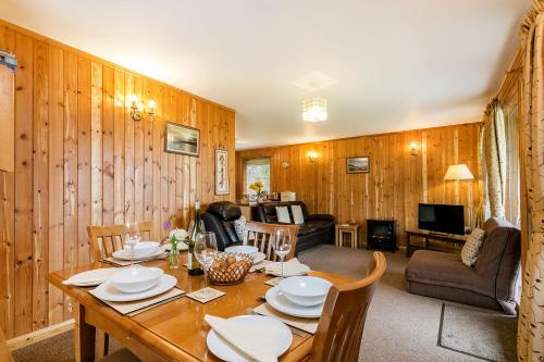 Restoran ili drugo mesto za obedovanje u objektu Yew Tree Lodge