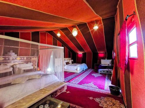 Un baño de Desert Camp in Zagora - Camel ride - Easy & Affordable Stays