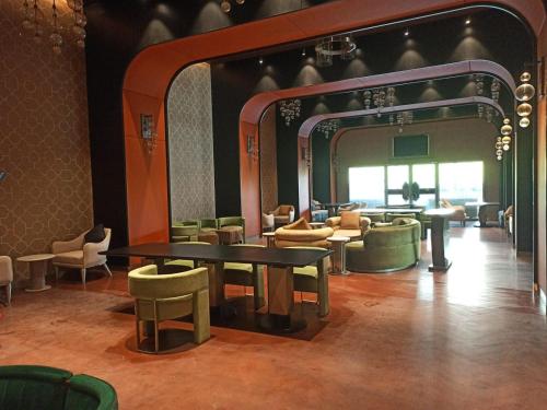 Area soggiorno di Grand Madurai by GRT Hotels