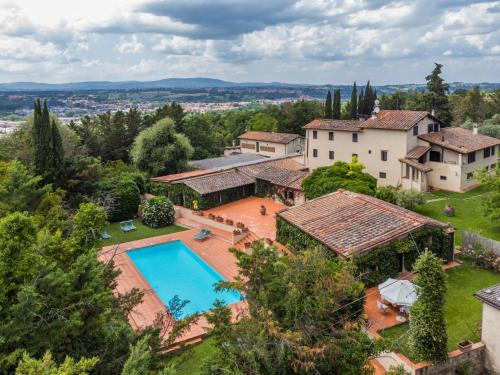 Bazén v ubytování Holiday Home Bardeggiano - Caterina 8 - COL243 by Interhome nebo v jeho okolí