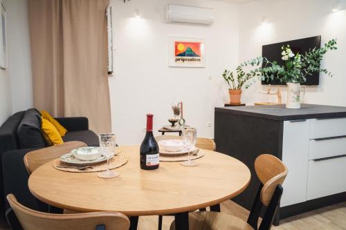 Afbeelding uit fotogalerij van Perina apartments in Podstrana