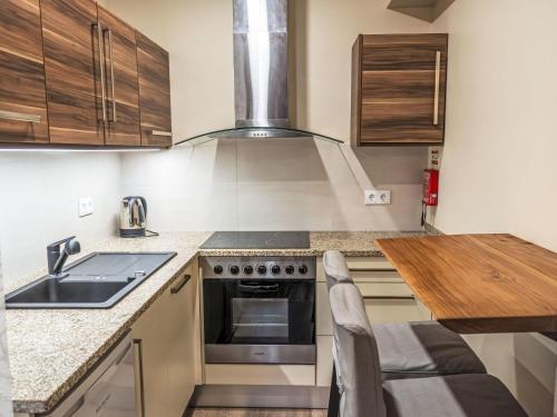 Η κουζίνα ή μικρή κουζίνα στο Villa Rio Lima Retreat by Interhome