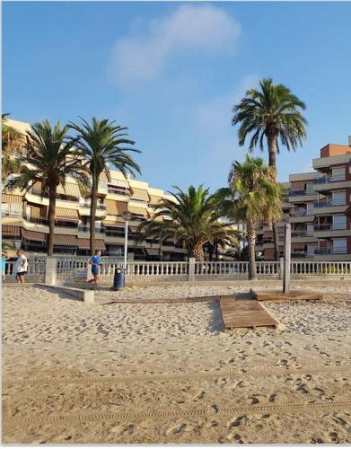 Apartamento frente al mar con WIFI y parking.