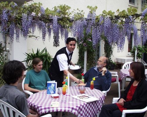Επισκέπτες που μένουν στο Hotel Battenfeld