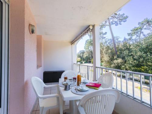 Apartment Les Sables d'Or by Interhome