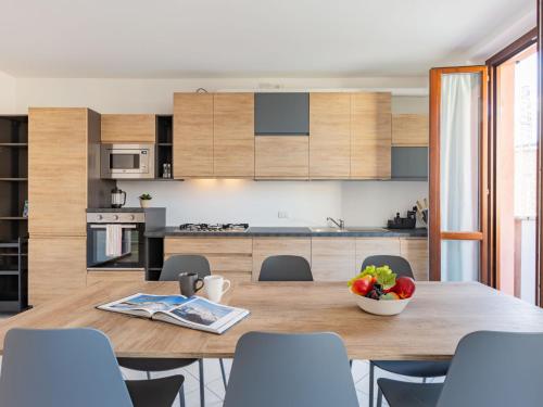 Kuchyň nebo kuchyňský kout v ubytování Apartment Platani by Interhome