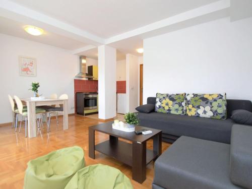 Apartment Bilice by Interhome