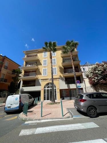 Royal Plazza, beau T2 centre ville, parking