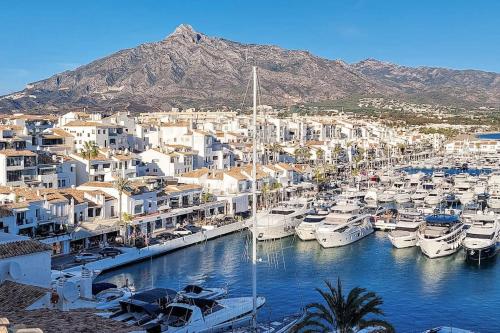 Best views Frontline Puerto Banús Apartment