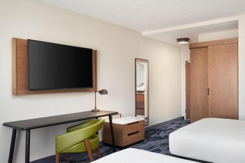 Fairfield by Marriott Inn & Suites Orlando at Millenia Image