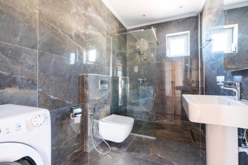 Ένα μπάνιο στο Klajdi Apartaments