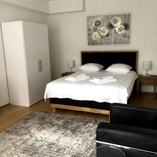 Foto Nice 1BR flat - city center with balcony - West3 2