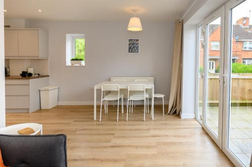 Dings House With FREE Parking In Super Central South West City Location By STAE-Homes photo 14