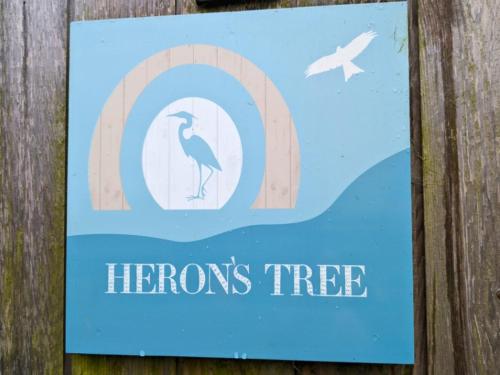 Certifikát, hodnocení, plakát nebo jiný dokument vystavený v ubytování The Heron's Tree