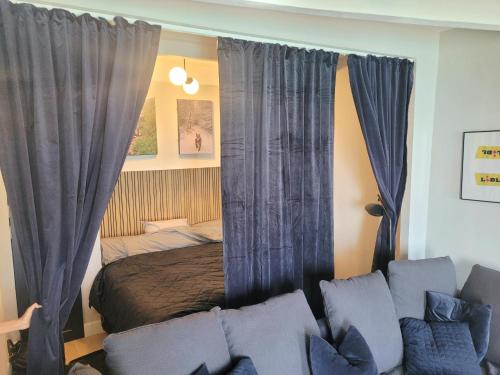 Ένα ή περισσότερα κρεβάτια σε δωμάτιο στο Menton, old town