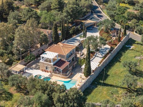 Piscina di Louiza - Luxury Stone Villa o nelle vicinanze