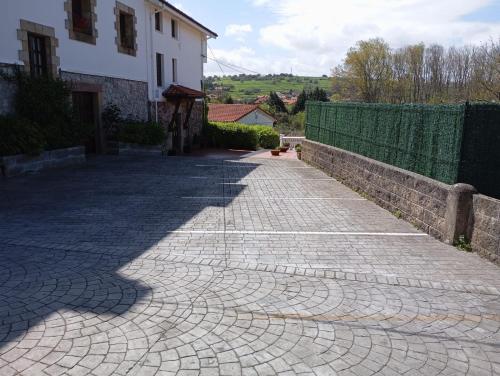 Gambar di galeri bagi Montañes di Santillana del Mar