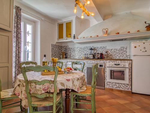 Η κουζίνα ή μικρή κουζίνα στο Holiday Home La Bastide de Magdeleine by Interhome