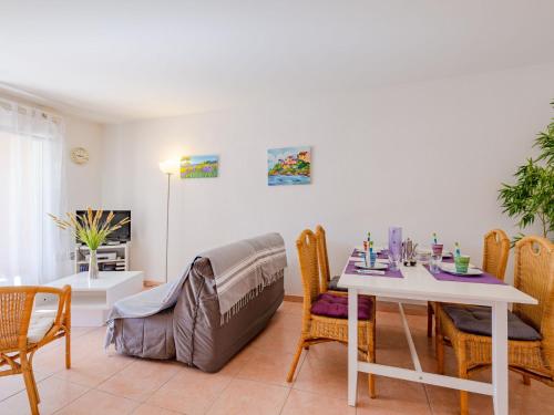 Apartment Terre du Soleil-2 by Interhome