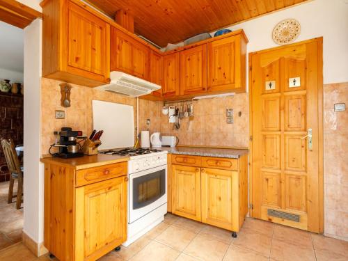 Kuchyň nebo kuchyňský kout v ubytování Holiday Home Magnolia by Interhome