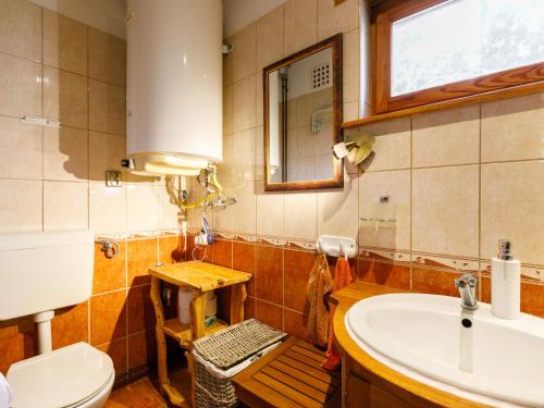Koupelna v ubytování Holiday Home Magnolia by Interhome