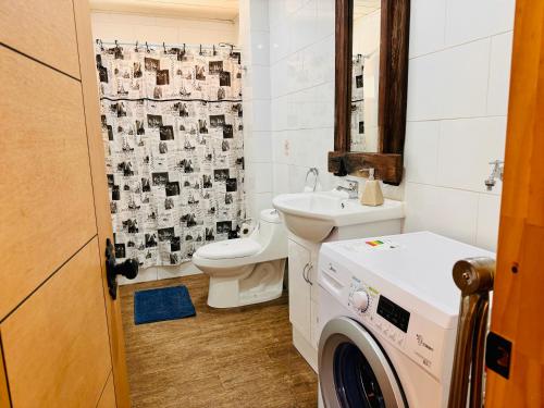 Ένα μπάνιο στο Cabañas con tinajas calientes en Parque Guaiquivilo