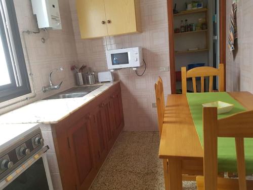 Η κουζίνα ή μικρή κουζίνα στο Ático con terraza Anexa, Garachico.