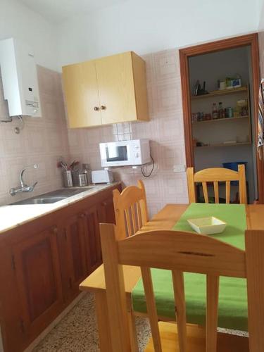 Η κουζίνα ή μικρή κουζίνα στο Ático con terraza Anexa, Garachico.