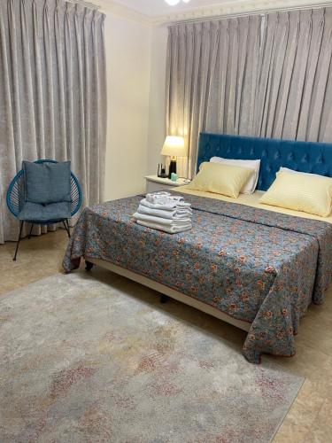 Letto o letti in una camera di Beautiful & Cozy Newly remodeled 2 Bedroom