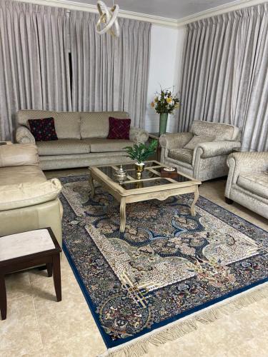 Area soggiorno di Beautiful & Cozy Newly remodeled 2 Bedroom