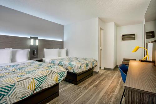 Postel nebo postele na pokoji v ubytování Motel 6-Richland, WA - Kennewick