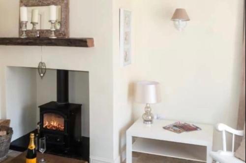 Photo de la galerie de l'établissement Beech cottage ~ close to York ~ cozy rural stay, à Stamford Bridge