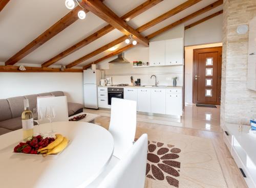 Apartment Eden in peaceful area near center