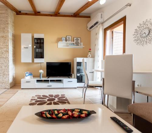 Apartment Eden in peaceful area near center