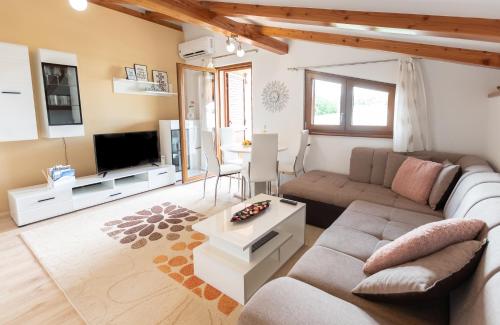 Apartment Eden in peaceful area near center