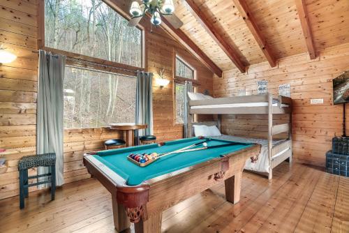 Private! Hot Tub, Views, & Games photo 13
