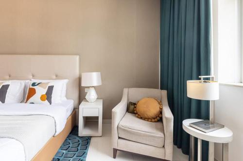 Frank Porter – Damac Cour Jardin