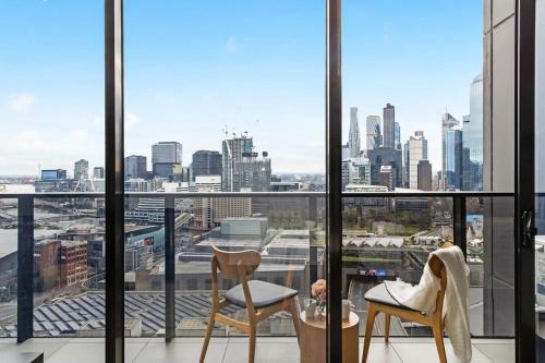 メルボルンにあるAn Amazing 2BR Apt with City Views in Southbankのギャラリーの写真