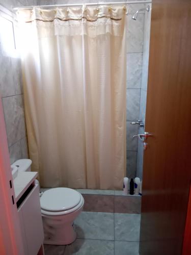 Ένα μπάνιο στο Escalera al éxito Villa Ramallo