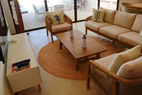 Posezení v ubytování Patmos ocean view 3 bedroom house