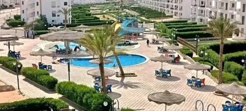 Πισίνα στο ή κοντά στο Golden Beach 2 RasSudr
