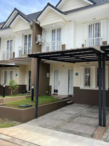 Fotografie z fotogalerie ubytování Prestige Villa Rancamaya Bogor v destinaci Ciawi