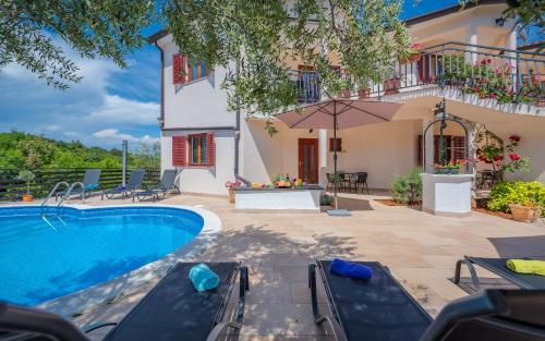 Family-friendly apartments with swimming pool Drenje, Labin - 22992