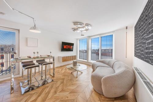 Μια τηλεόραση ή/και κέντρο ψυχαγωγίας στο Mearns Street Suite ✪ Grampian Lettings Ltd