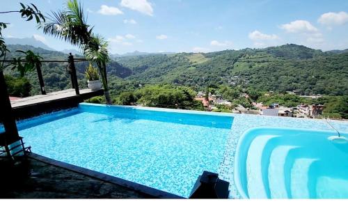 ROOF TOP Hotel XILITLAの敷地内または近くにあるプール