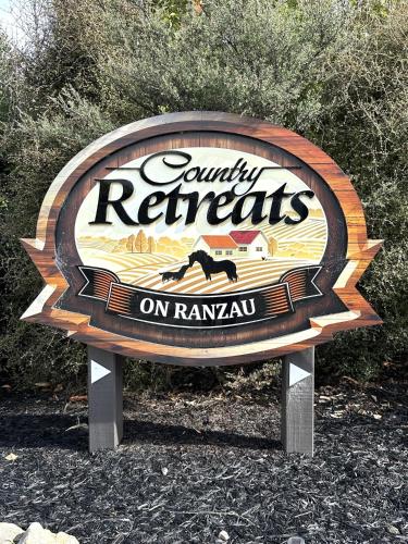 Un certificado, premio, letrero u otro documento en Country Retreats on Ranzau 1