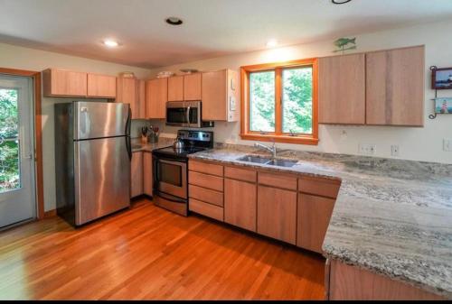 Dapur atau dapur kecil di Your Beach house on the island