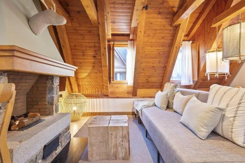 Luderna - Casa Eth Farrow I